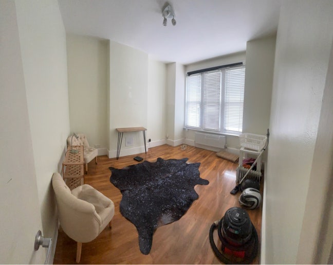 Large double room in the west of London  Main Photo