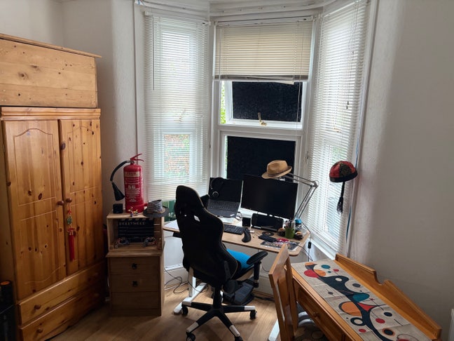 Office room to rent 5 days out of 7  Main Photo