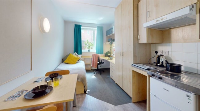 Rent out a spare room in Broadgate Park  Main Photo