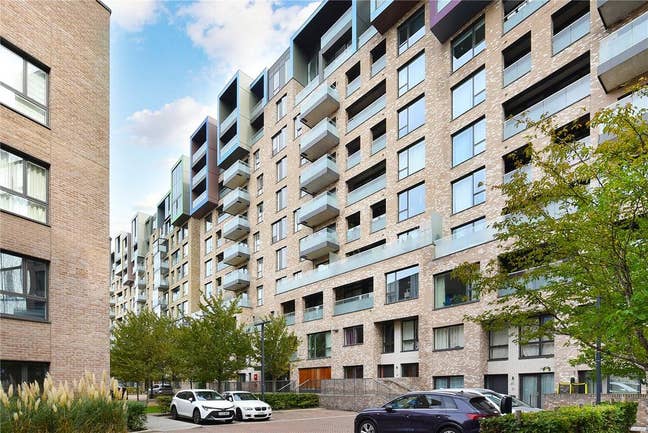 North Greenwich | Available Now | Private Balcony Main Photo