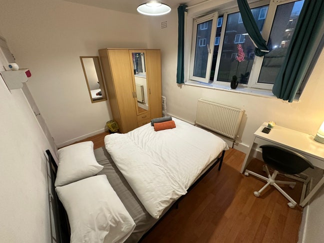 Spacious Double Room in Bethnal Green  Main Photo
