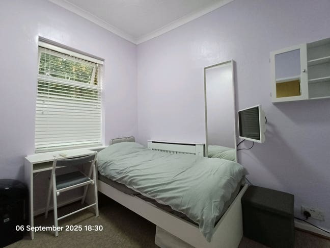 Clean & Tidy Friendly House – Local, Commuters Main Photo