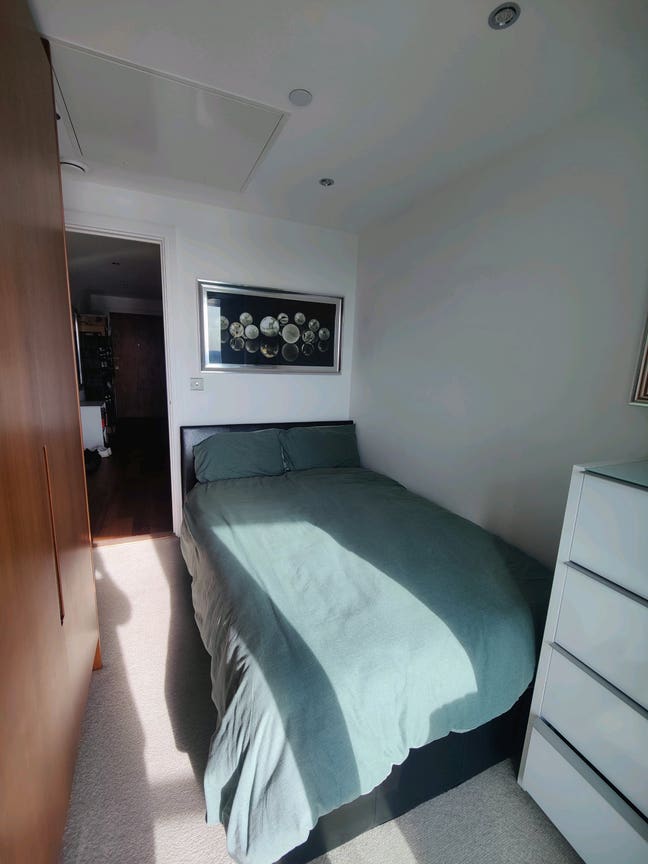 Bright double room with Iconic London Skyline view Main Photo