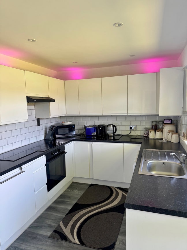  Double room to rent. Main Photo