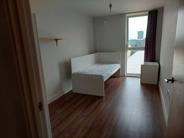 Good size double room Main Photo