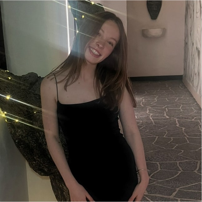 Looking for a Shared all girls house!  Main Photo