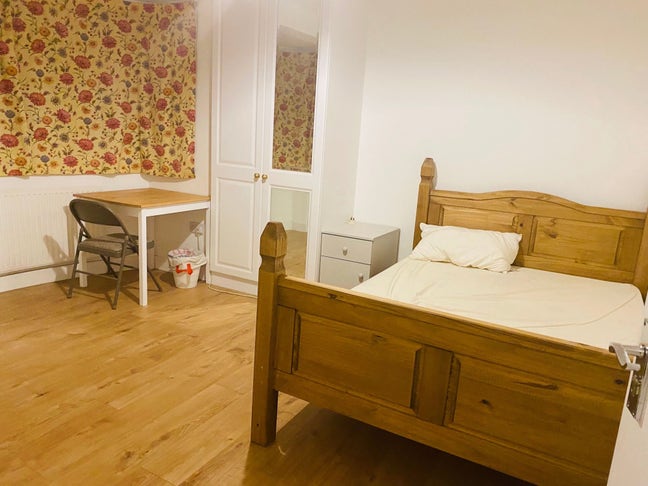 Double Room - Carlyon Road, Wembley HA0 1HP  Main Photo