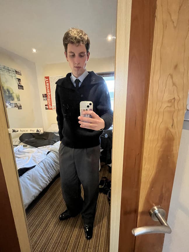 PhD student looking for room/flatmates for Sep. Main Photo