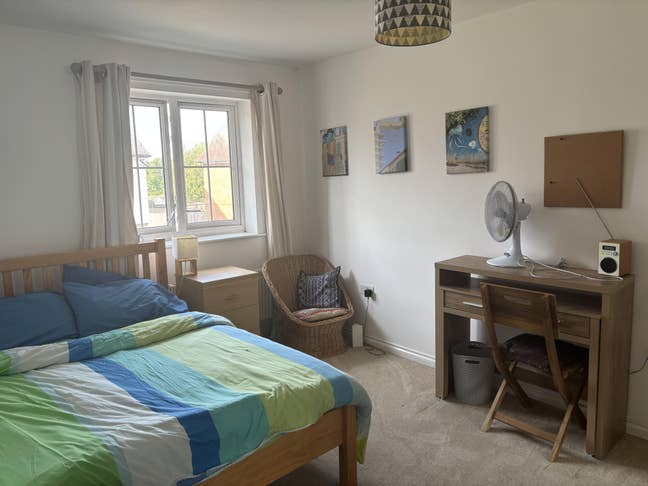 Large, furnished double room.  Main Photo