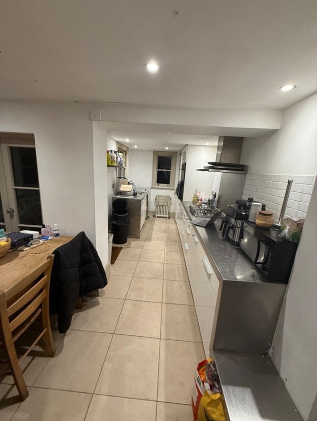 Double Room in a shared house (Zone 1) Main Photo