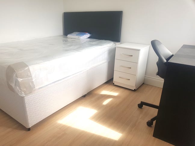 5 Double rooms in newly refurbished house  Main Photo