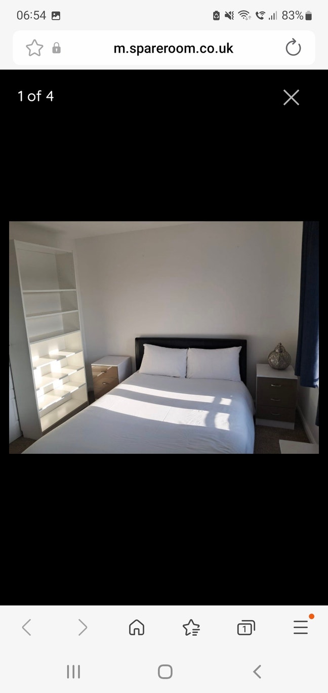Delightful double room in modern stylish townhouse Main Photo