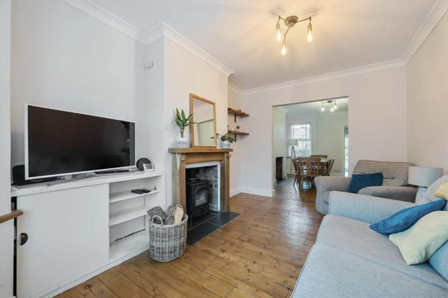 Lovely Double Room Available  Main Photo