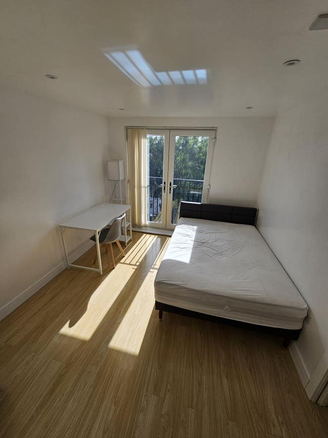 Room for Rent (房间出租, 学生公寓, 短租, 长租) Main Photo
