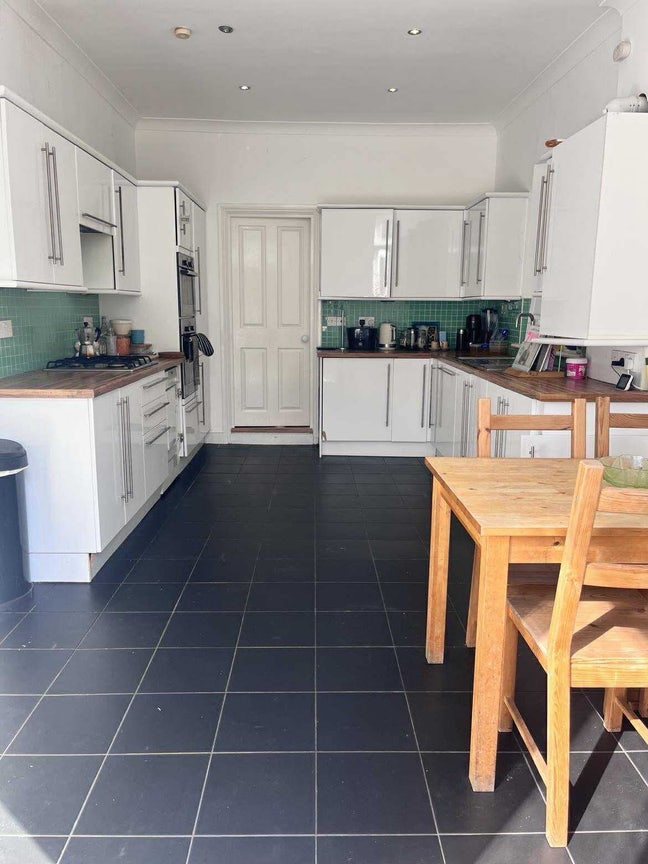 Room available in Clapham Main Photo