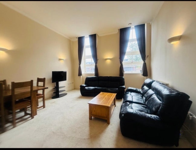 One bedroom available near city centre  Main Photo