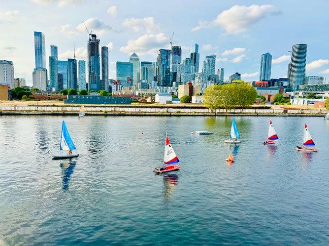 Canary Wharf 2-Bed | Dock Views+Short Let 4–6 Wks Main Photo
