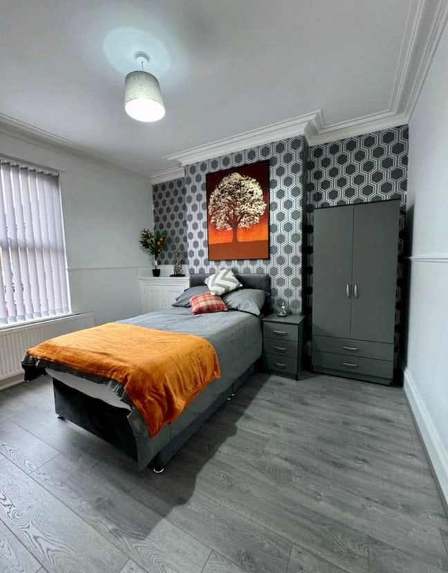 Emergency Bed and Breakfast for Homeless Main Photo