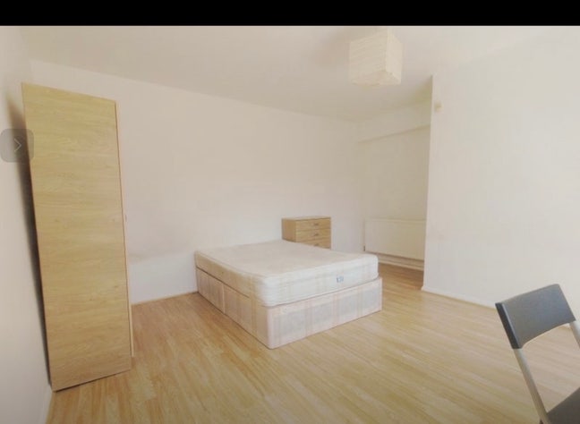 Room available at this beautiful flat! Main Photo