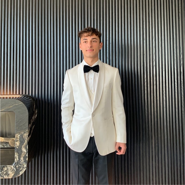 Looking for a room share in London Main Photo