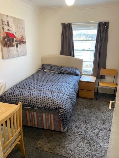 Double Furnished Room by the Square Main Photo