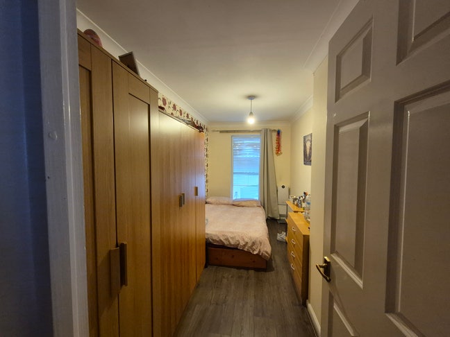 🌟 Small Double Room Available – Britannia Village Main Photo