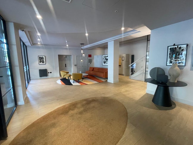 1 x Double Bedroom - Flatshare  Main Photo