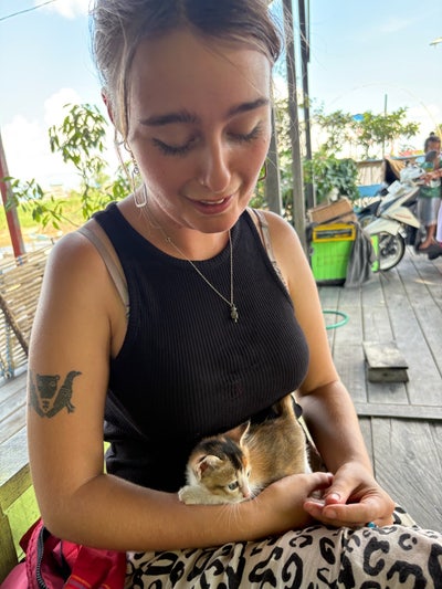 FRIENDLY LADY LOOKING FOR FRIENDLY FLAT MATES! Main Photo