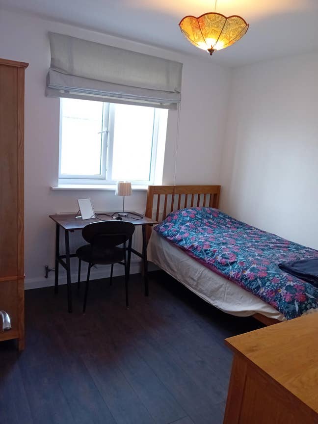 Larger Single furnished room in Golders Green  Main Photo