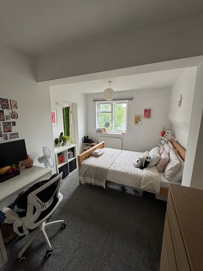 Ensuite Double available in SE15 Main Photo