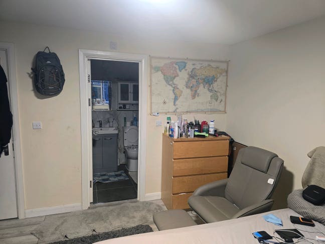 Large Double room (ensuite) Main Photo
