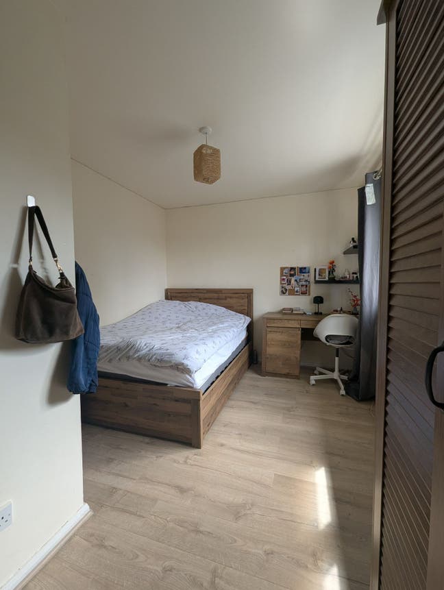 Double Room + Full House Access — Bills Included Main Photo
