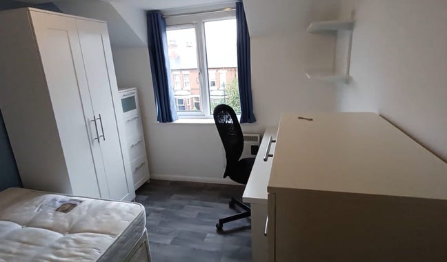 Double room in student house- short walk to UoN Main Photo