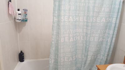 Spacious 3 bedroom flat close to City Centre Main Photo