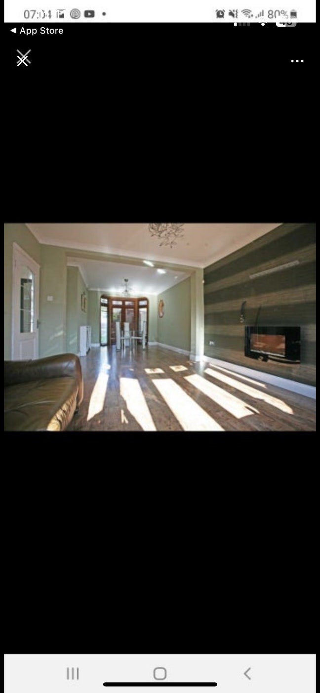 1 good size double bed room available Main Photo