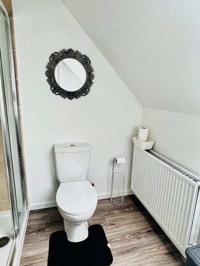 Female house mate required Main Photo