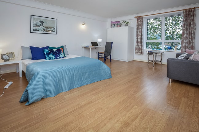 Stunning Double Room in a Classy Apartment Main Photo