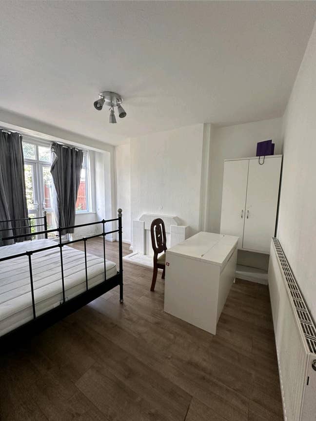 Double Room available  Main Photo