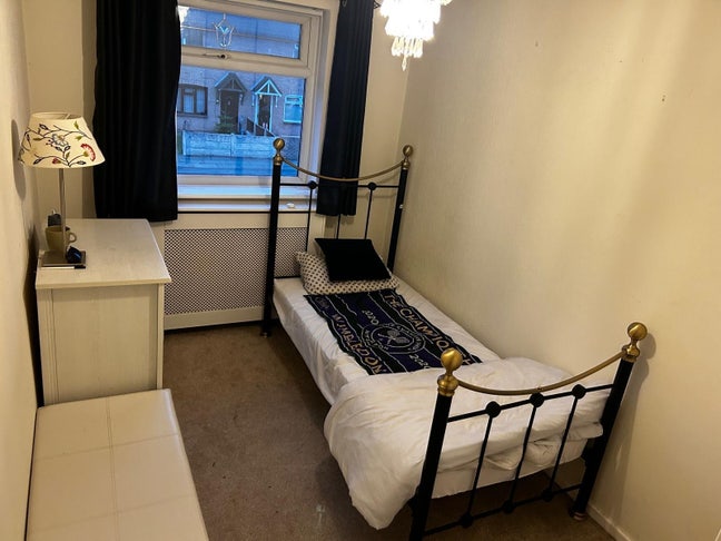 We have 1 bedroom to rent in our 4 bedroom house. Main Photo