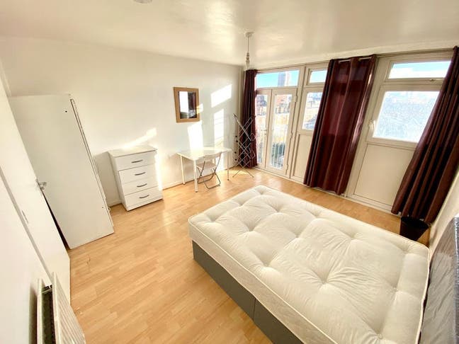 🏡 2 Bright Rooms Available  from Mile End🏡 Main Photo