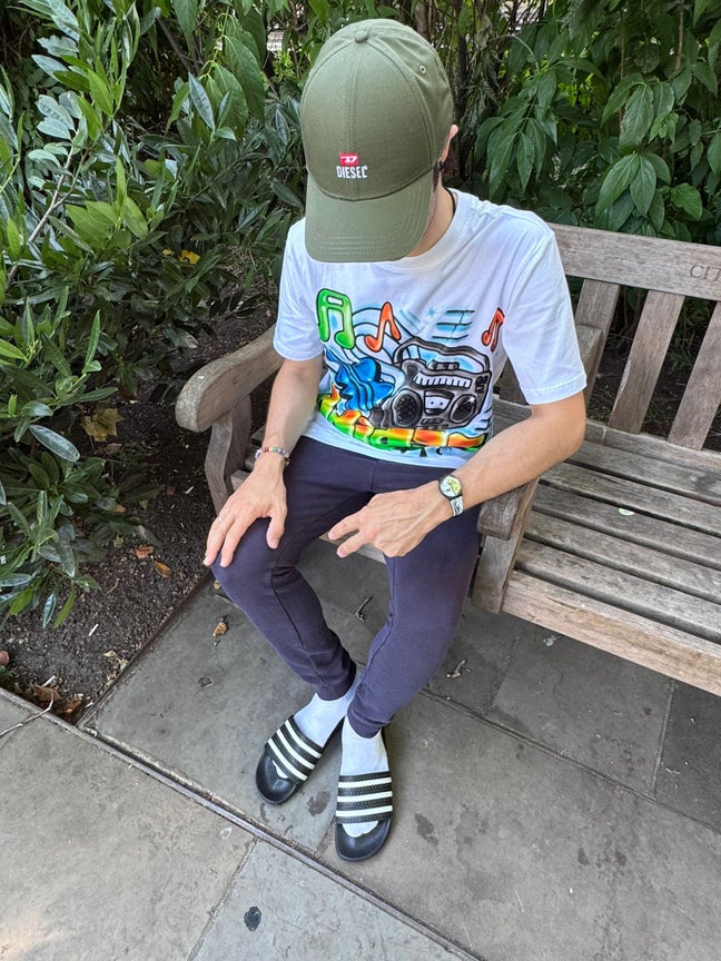 Professional Male seeks a double room  Main Photo