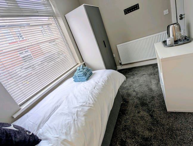Modern EnSuite Rooms On BAE'S Doorstep From £110pw Main Photo