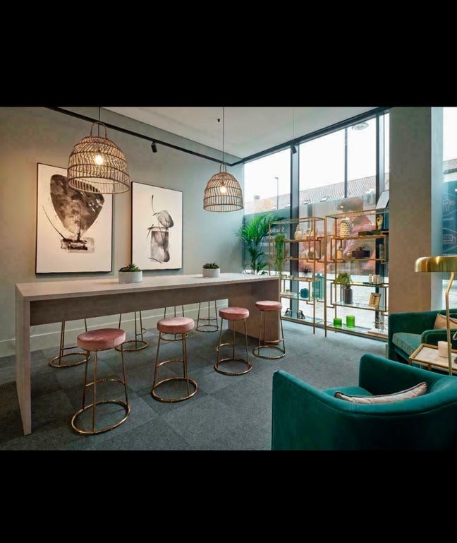 1 Bed Available in Modern 2-bed flat with Gym Main Photo