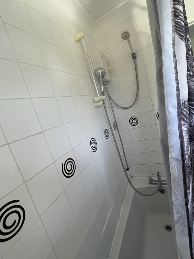 Flat in Excellent Condition Rare Opportunity Main Photo