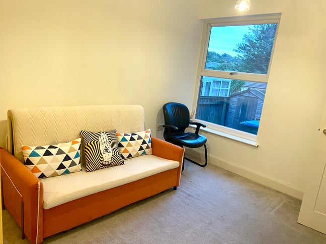 Single Room for Rent – Close to City Centre Main Photo