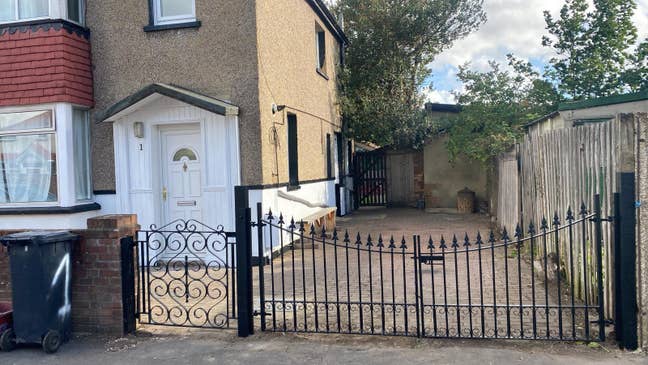 Newly Refurbished 3 Bed Garden Property available Main Photo