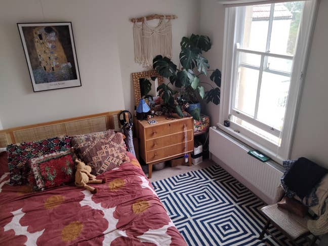 Double room available in beautiful duplex flat Main Photo