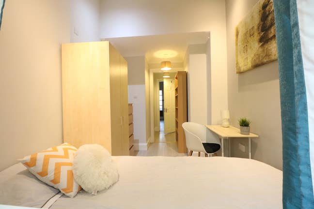Ensuite room in friendly, quiet house East Acton  Main Photo