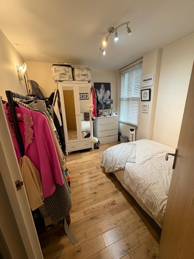 *** Big double room available in Battersea *** Main Photo