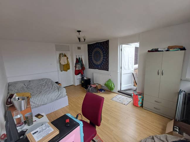 Large Room in Cally Rd, All bills incl. Main Photo
